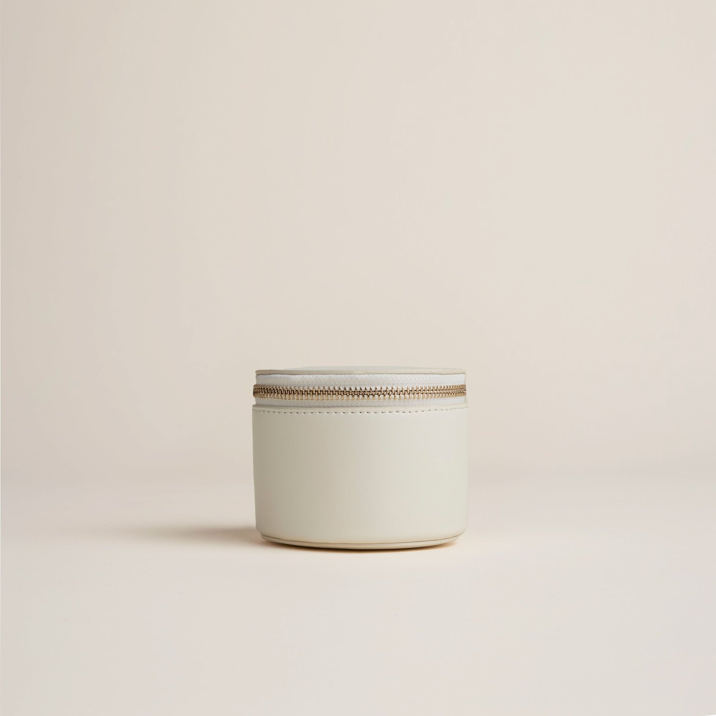 hudson and bleecker round travel jewelry case